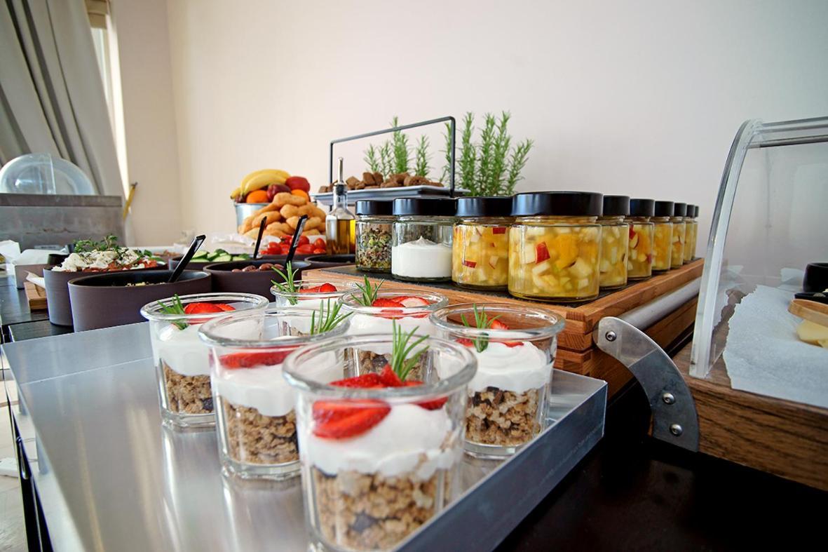 מלון Kyparissia Beach Hotel קיפריסיה