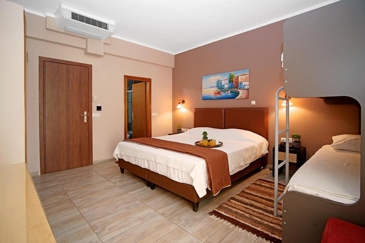 Kyparissia Beach Hotel מלון