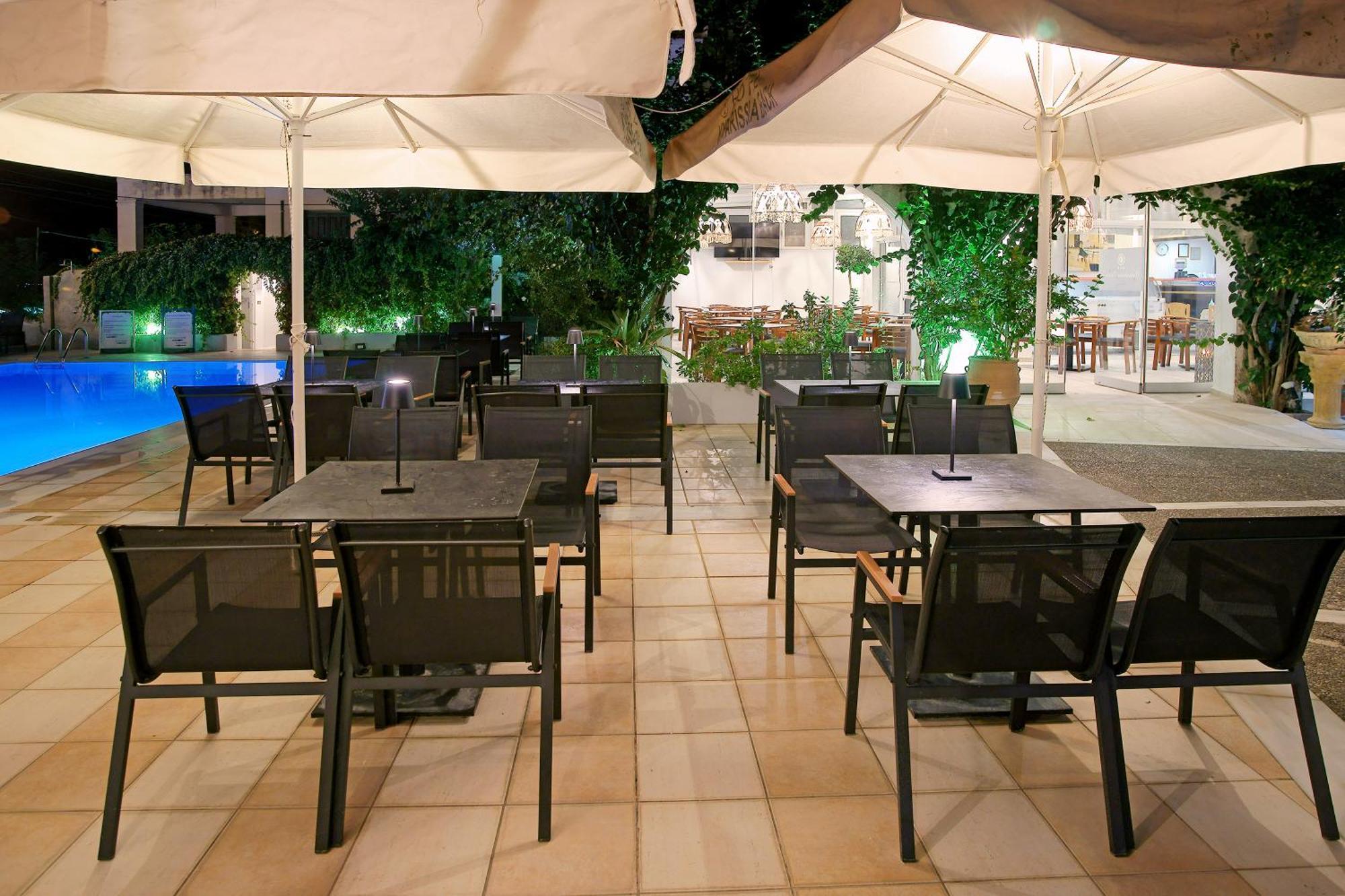 Kyparissia Beach Hotel מלון קיפריסיה