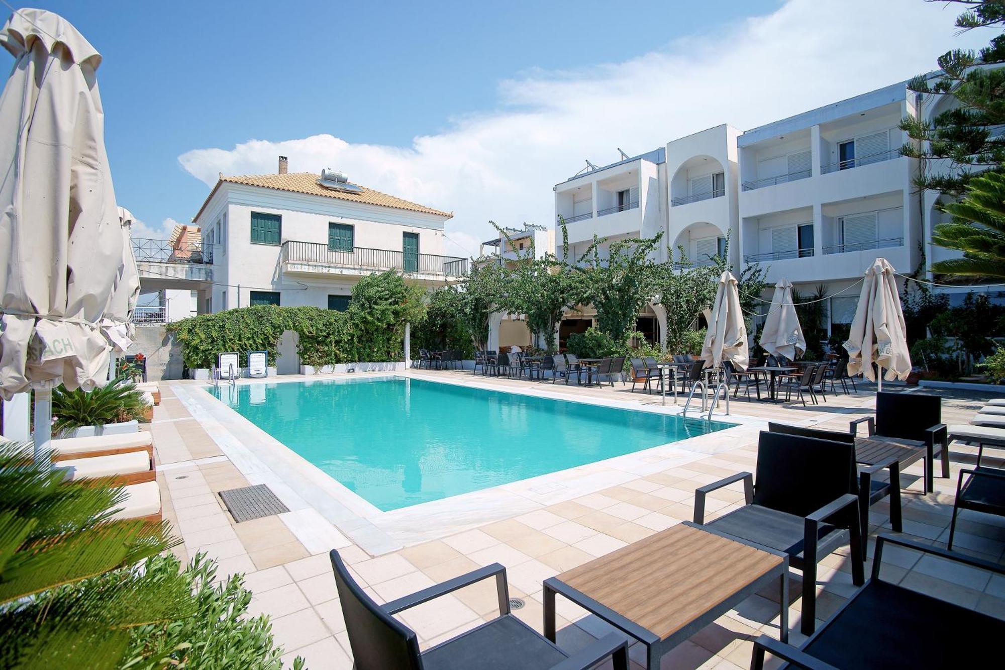 Kyparissia Beach Hotel קיפריסיה