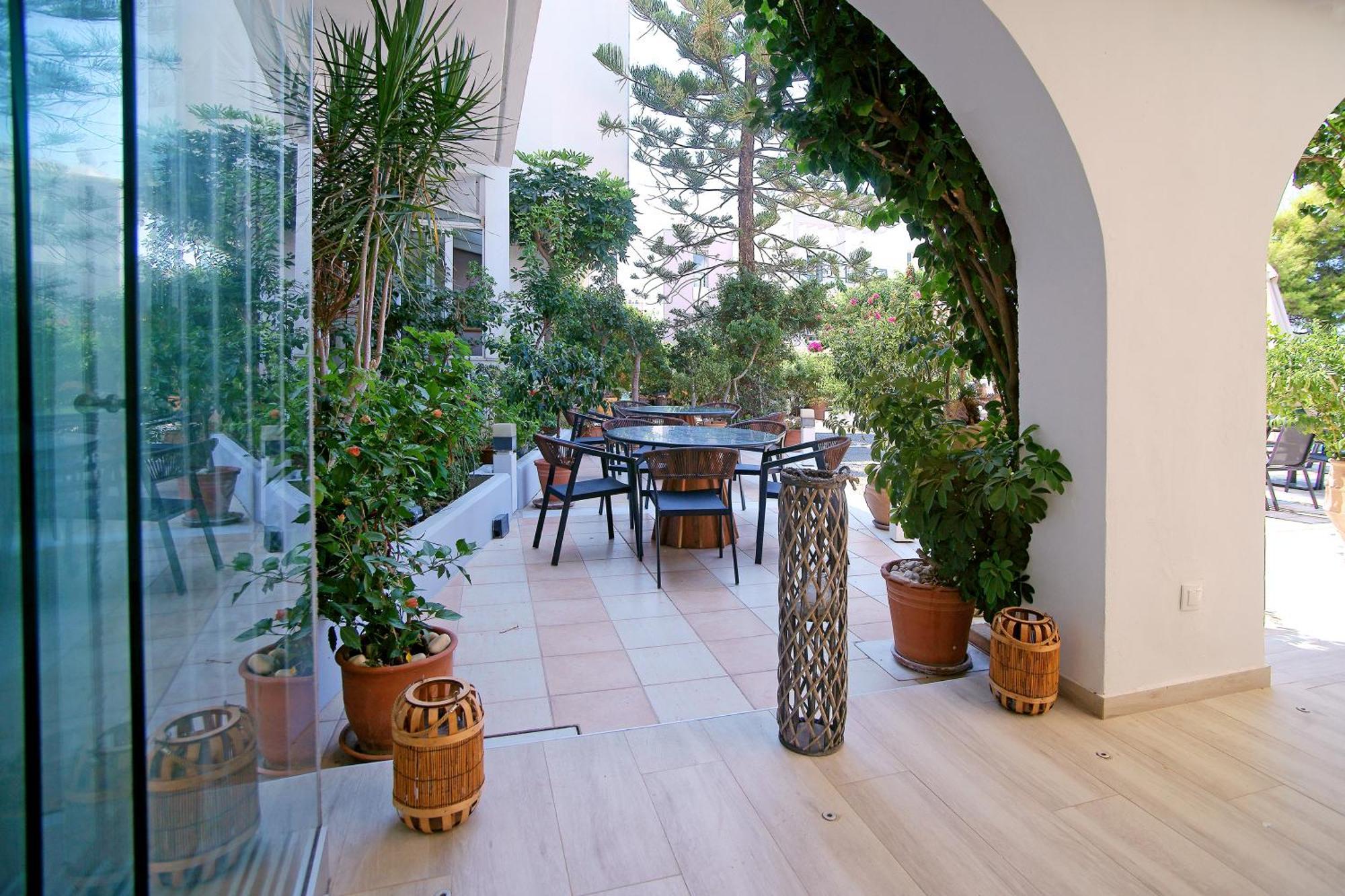 מלון Kyparissia Beach Hotel