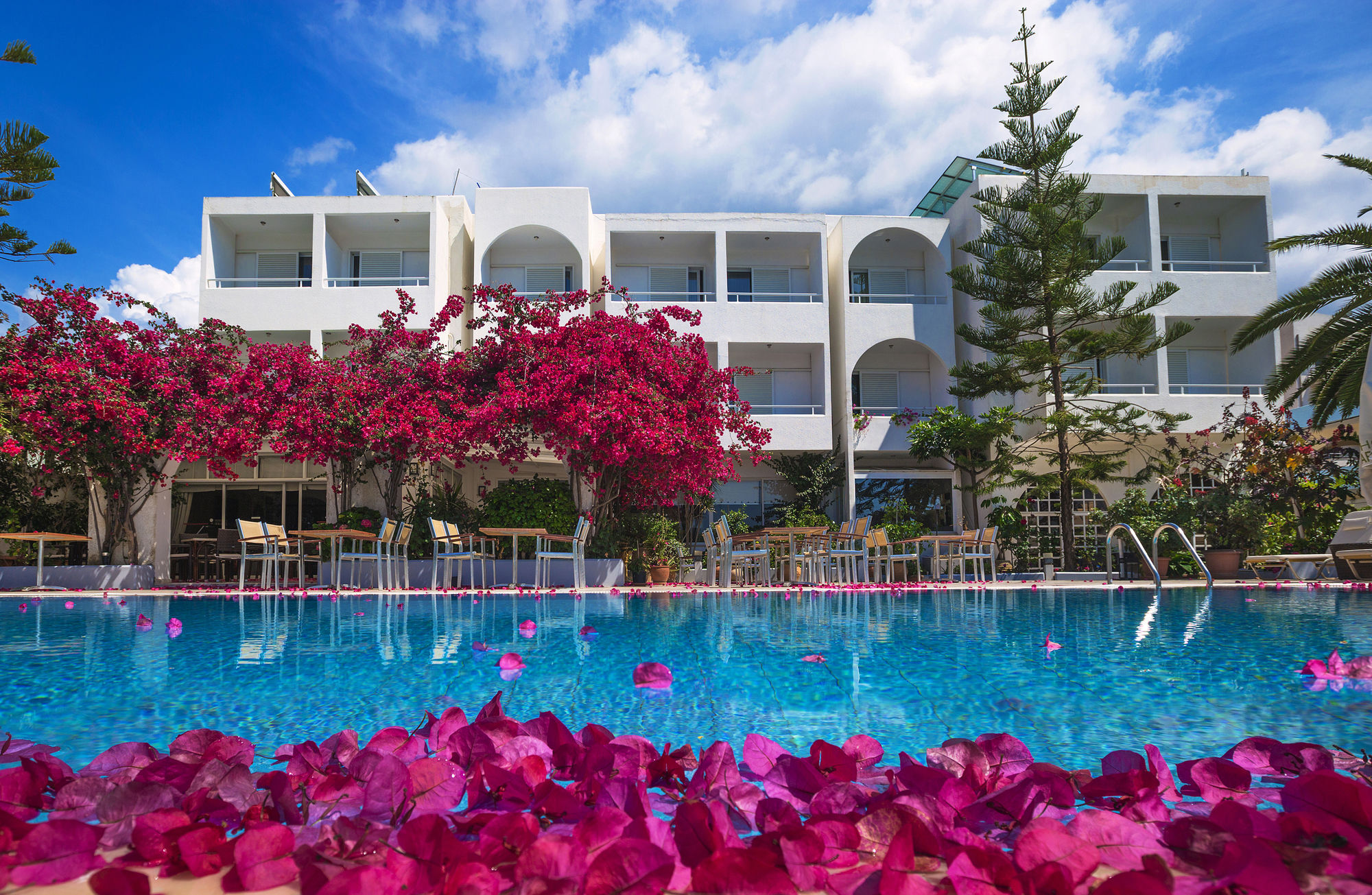 Kyparissia Beach Hotel מלון 3*