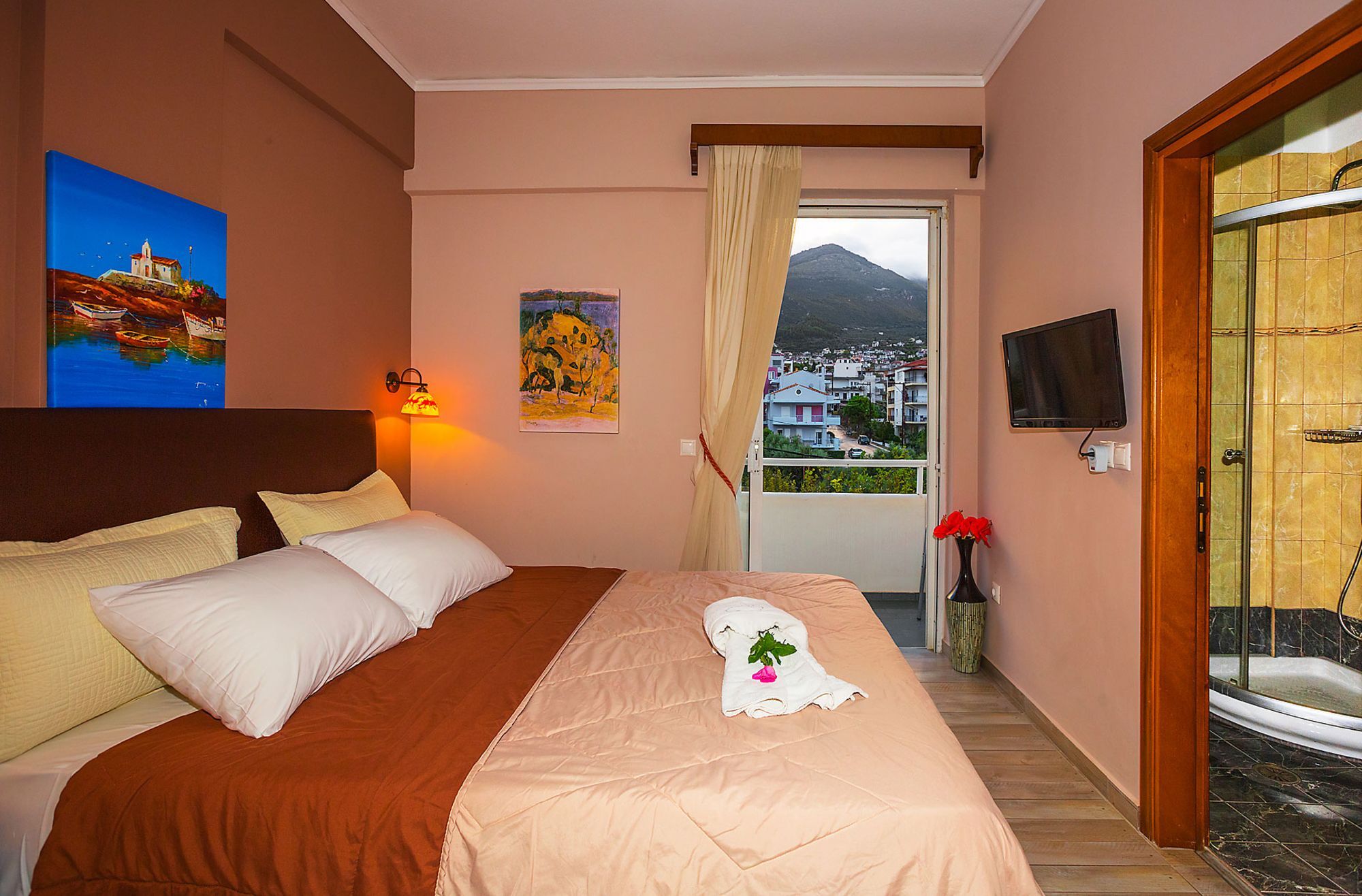 Kyparissia Beach Hotel מלון קיפריסיה
