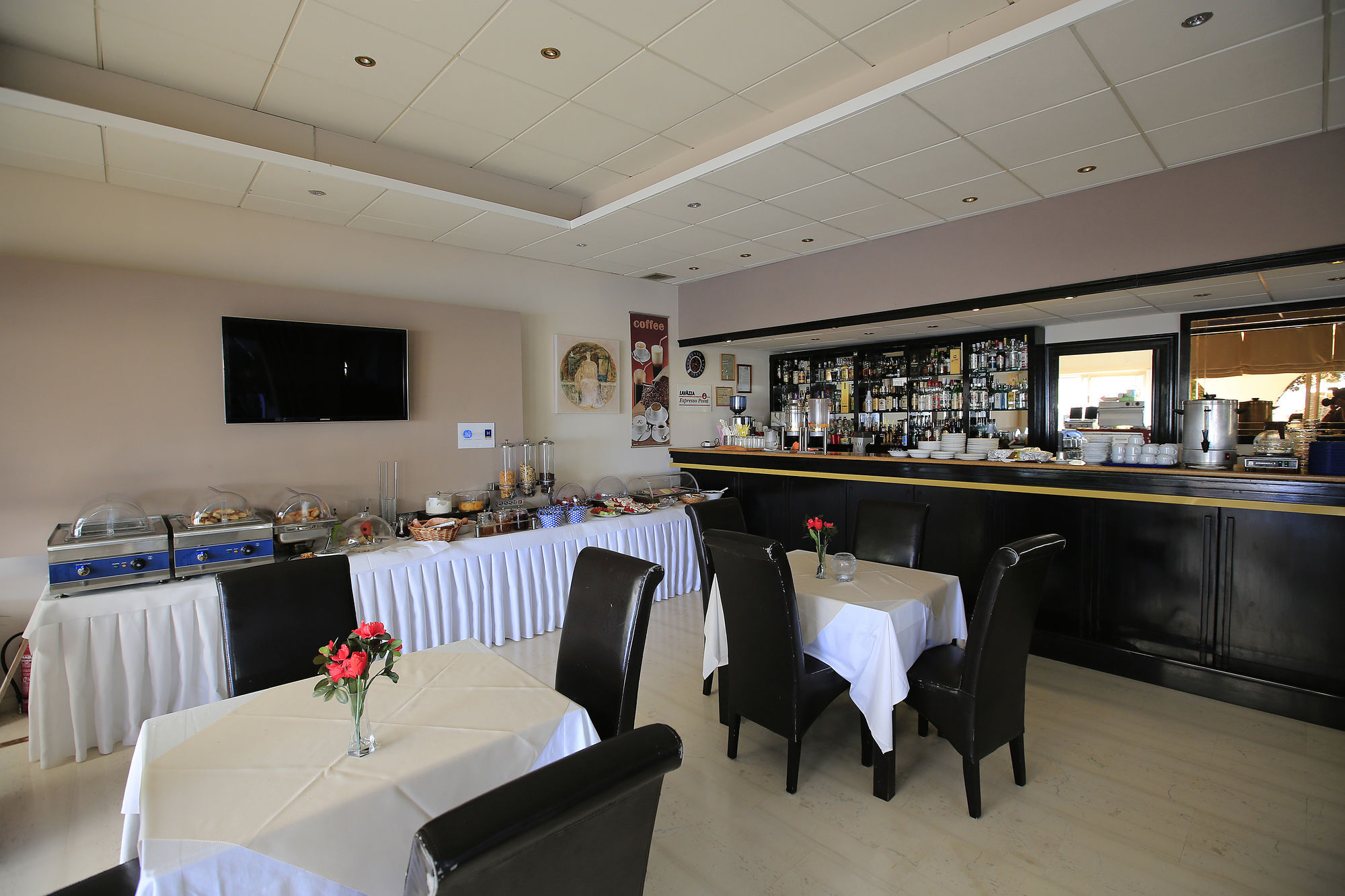 Kyparissia Beach Hotel מלון