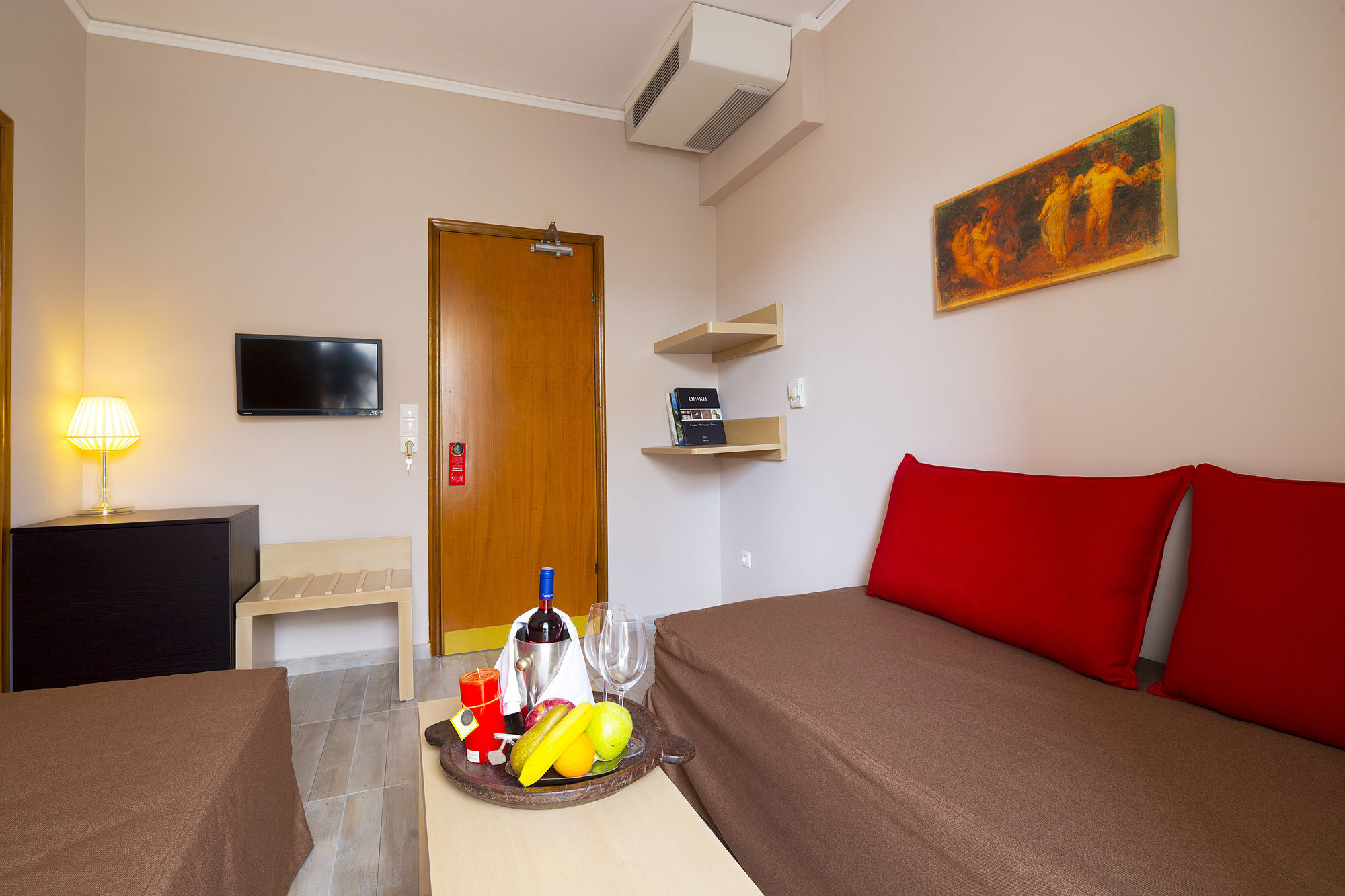 Kyparissia Beach Hotel מלון קיפריסיה